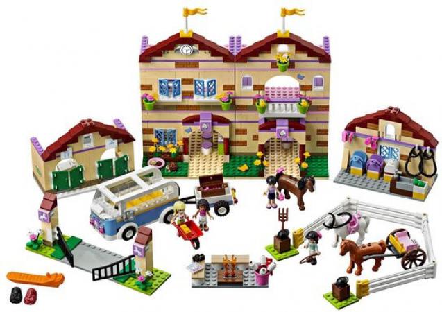 LEGO Friends Paardenkamp (3185), huren vanaf €4,25/week