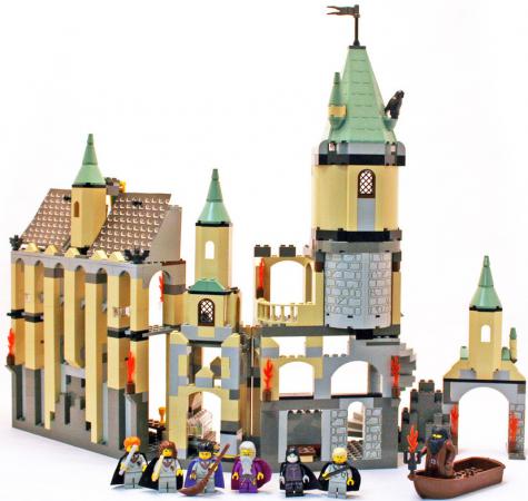 LEGO Harry Potter Hogwarts Castle (4709), huren vanaf €6,50/week